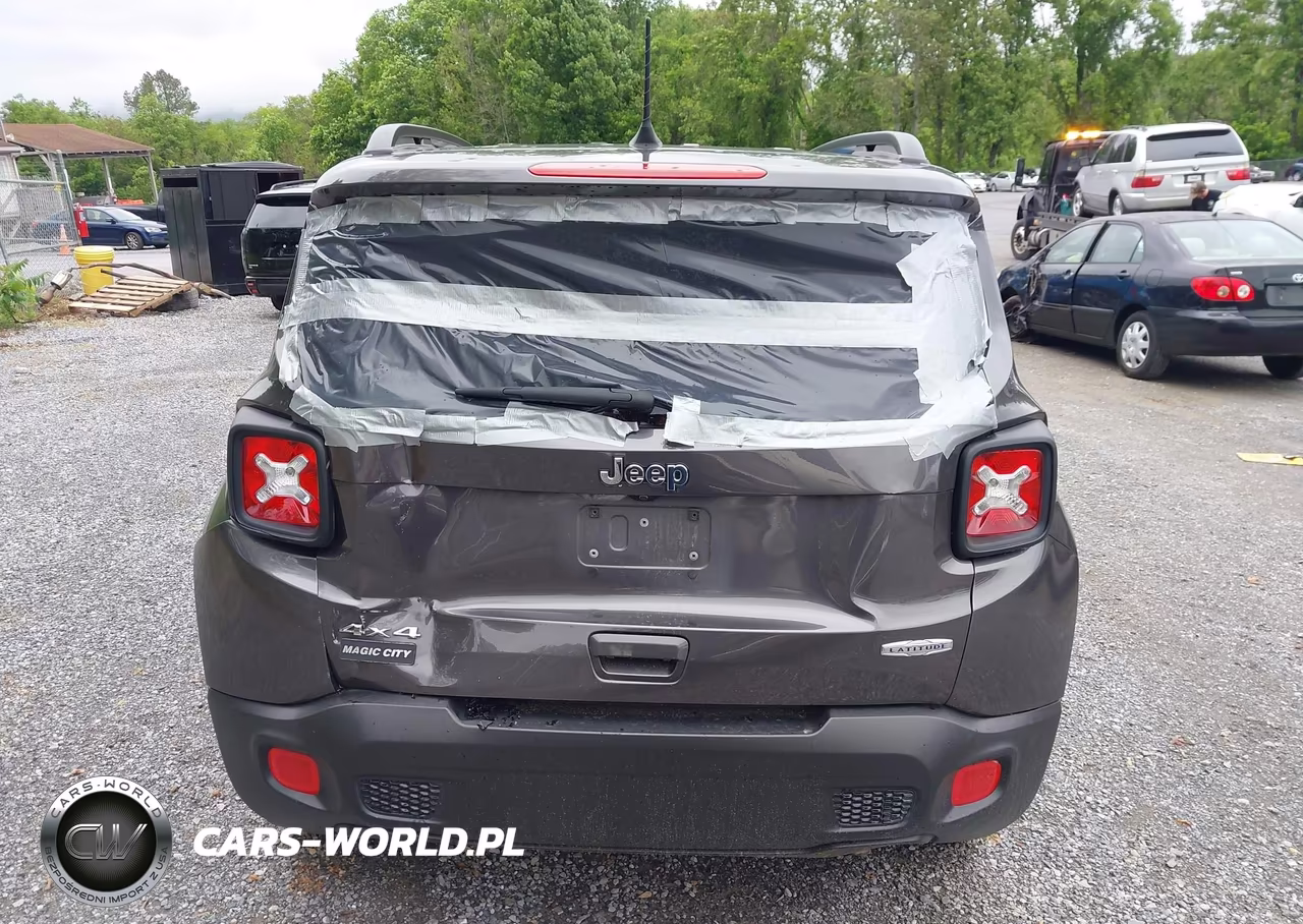 2018 Jeep Renegade Latitude 4X4 VIN:ZACCJBBB8JPJ11831 - 16