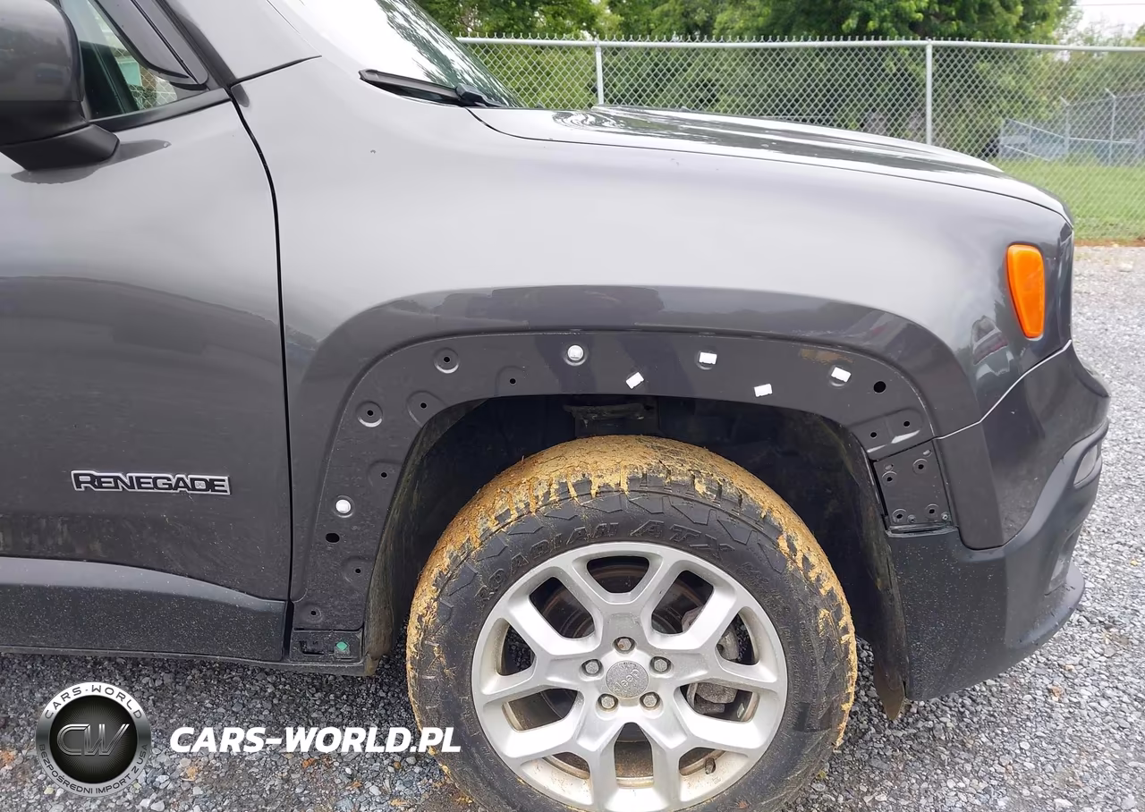 2018 Jeep Renegade Latitude 4X4 VIN:ZACCJBBB8JPJ11831 - 17