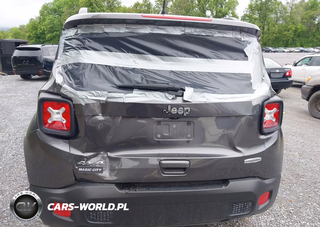 2018 Jeep Renegade Latitude 4X4 VIN:ZACCJBBB8JPJ11831 - 18