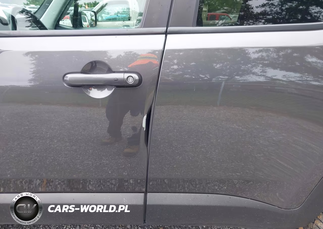 2018 Jeep Renegade Latitude 4X4 VIN:ZACCJBBB8JPJ11831 - 19