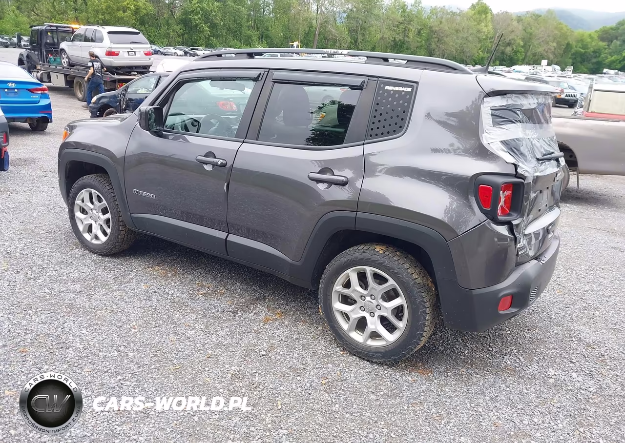 2018 Jeep Renegade Latitude 4X4 VIN:ZACCJBBB8JPJ11831 - 3