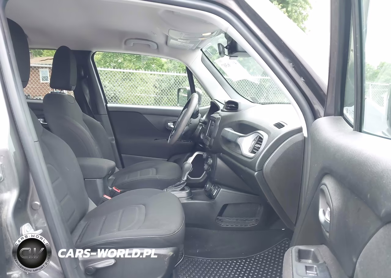 2018 Jeep Renegade Latitude 4X4 VIN:ZACCJBBB8JPJ11831 - 5