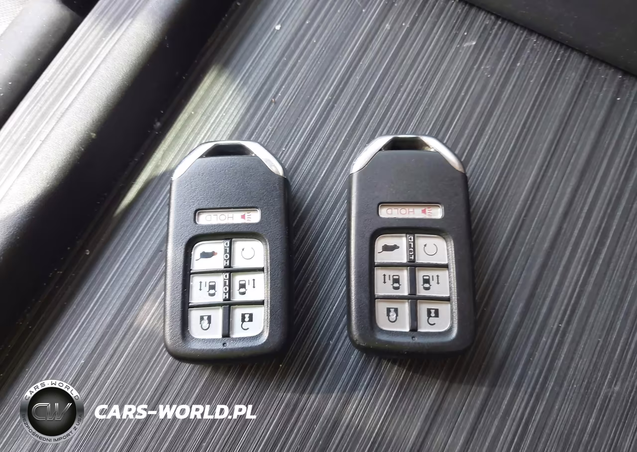 2024 Honda Odyssey Touring VIN:5FNRL6H87RB000801 - 11