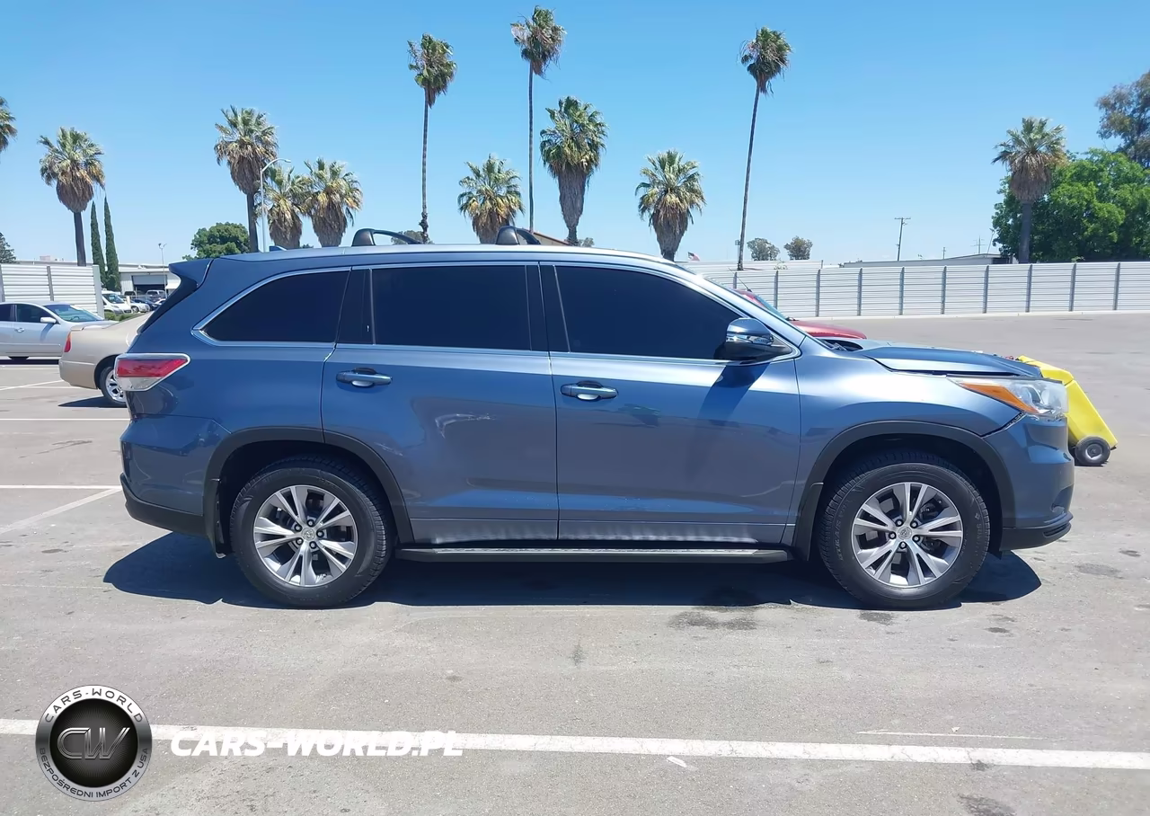 2015 Toyota Highlander Xle V6 VIN:5TDJKRFH8FS103849 - 13
