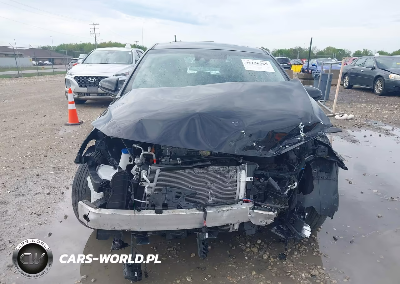 2020 Hyundai Ioniq Electric Limited VIN:KMHC85LJ7LU061376 - 13