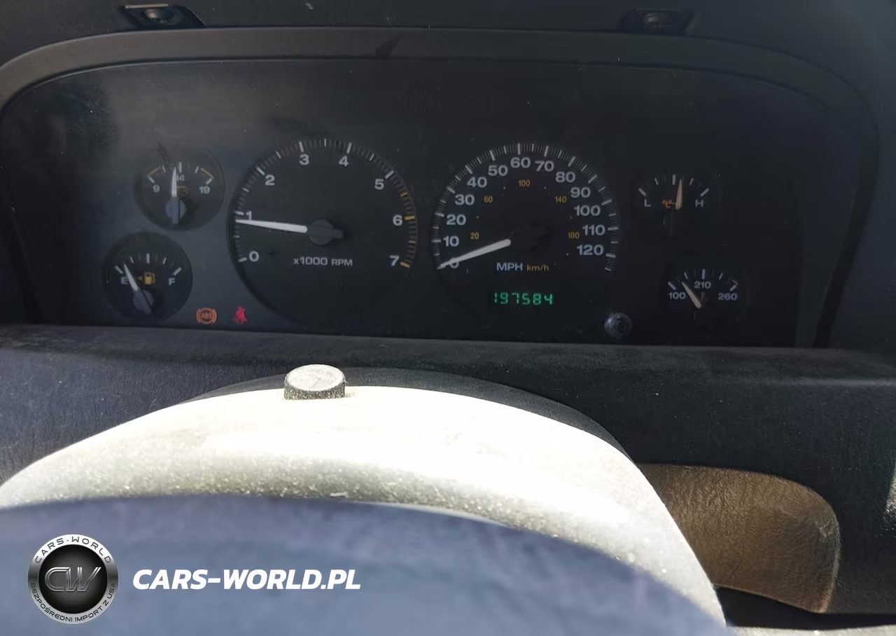 2004 Jeep Grand Cherokee Laredo VIN:1J4GW48S74C428754 - 7