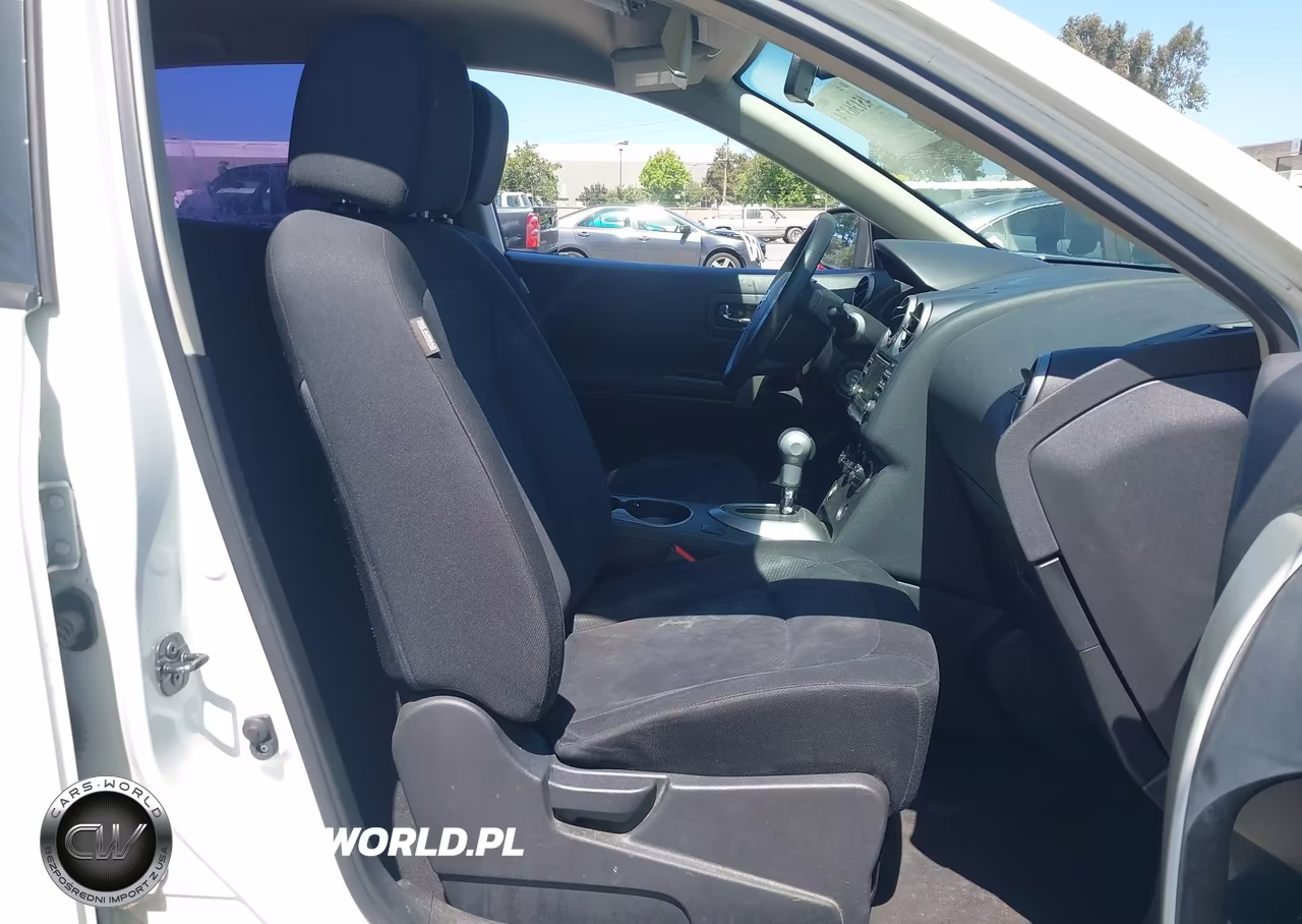 2015 Nissan Rogue Select S VIN:JN8AS5MV5FW761618 - 5