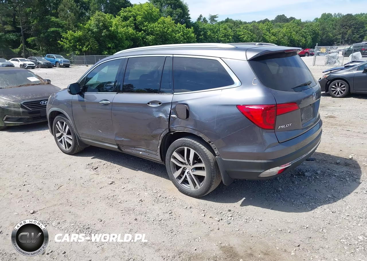 2017 Honda Pilot Touring VIN:5FNYF5H90HB013829 - 3