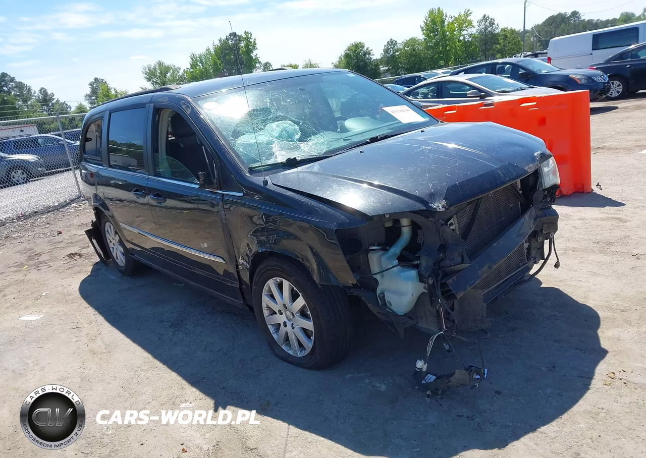 2013 Chrysler Town & Country Touring – zdjęcie 1 z 16