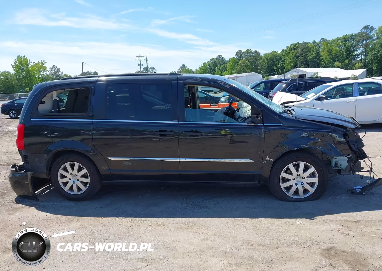 2013 Chrysler Town & Country Touring VIN:2C4RC1BG8DR805979 - 13