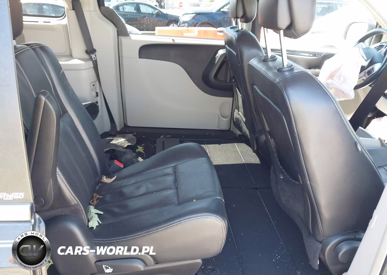 2013 Chrysler Town & Country Touring VIN:2C4RC1BG8DR805979 - 8