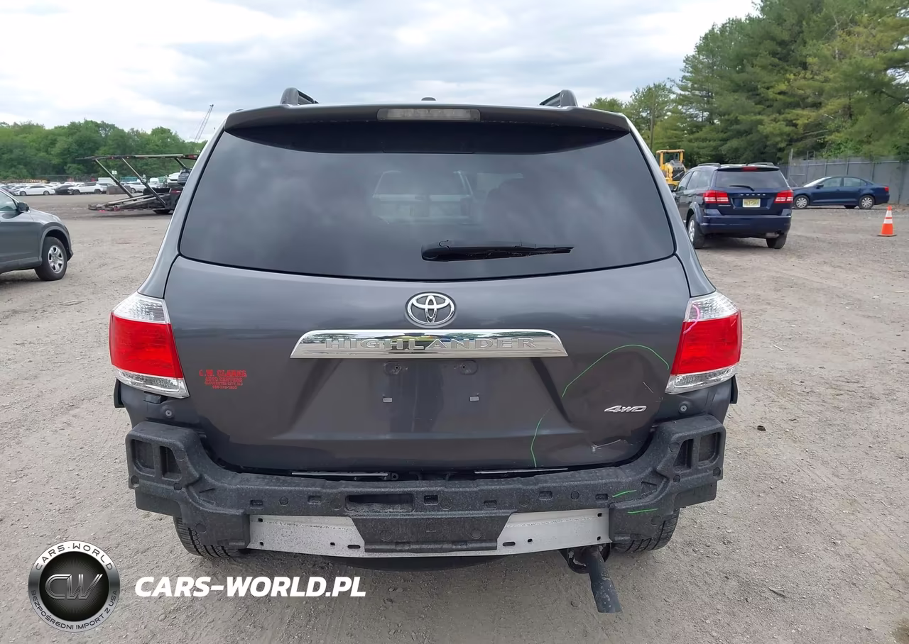 2011 Toyota Highlander Base V6 VIN:5TDBK3EH8BS052074 - 16