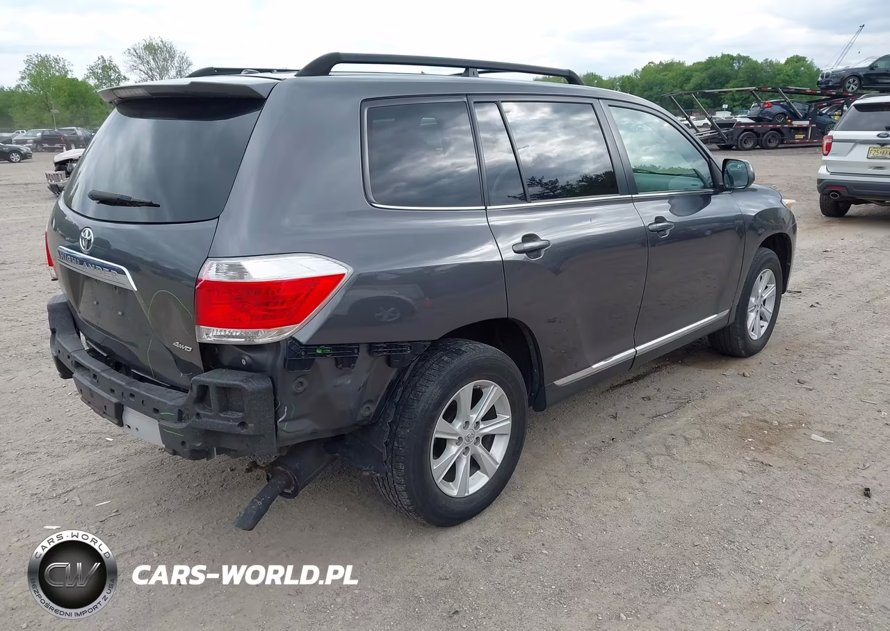 2011 Toyota Highlander Base V6 VIN:5TDBK3EH8BS052074 - 4