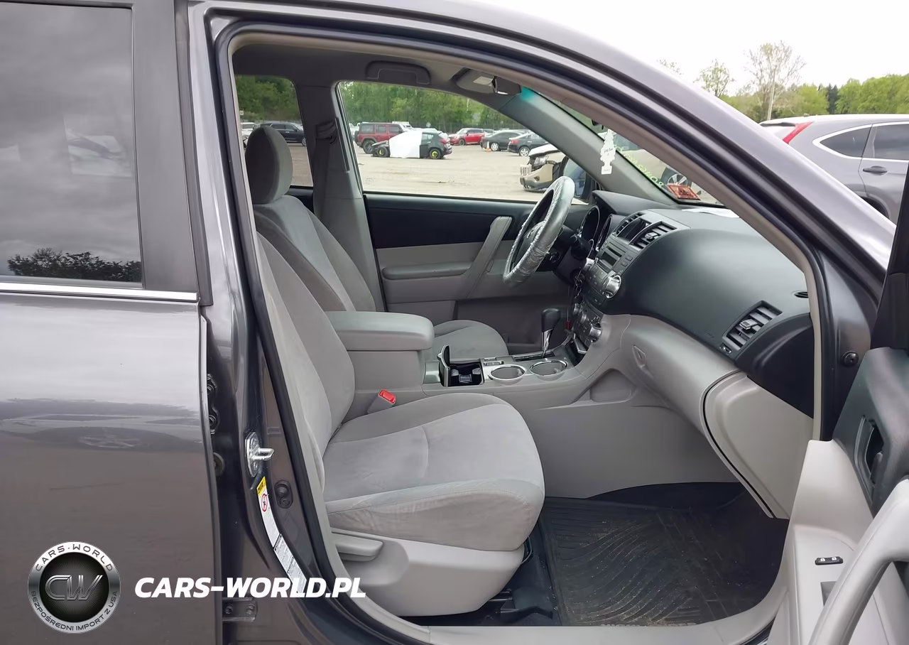 2011 Toyota Highlander Base V6 VIN:5TDBK3EH8BS052074 - 5