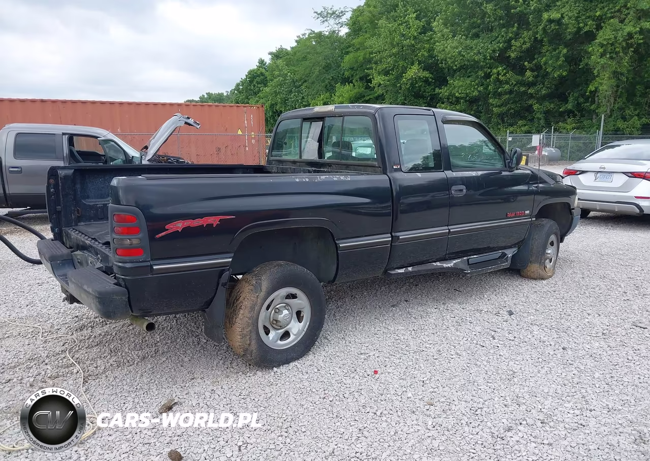 1996 Dodge Ram 1500 VIN:3B7HF13Y3TG126815 - 4