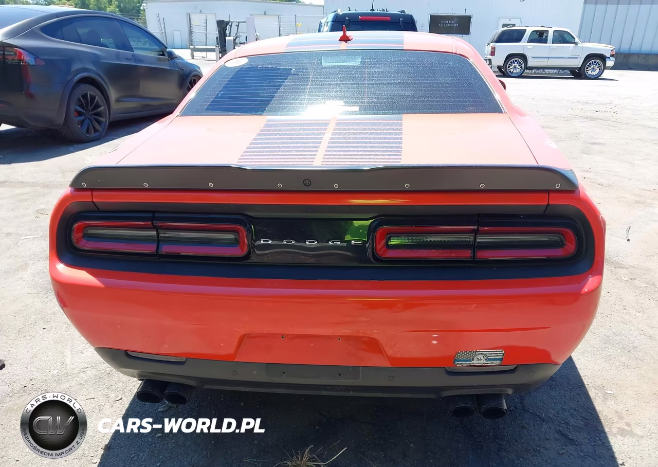 2018 Dodge Challenger Sxt VIN:2C3CDZAG8JH287560 - 16