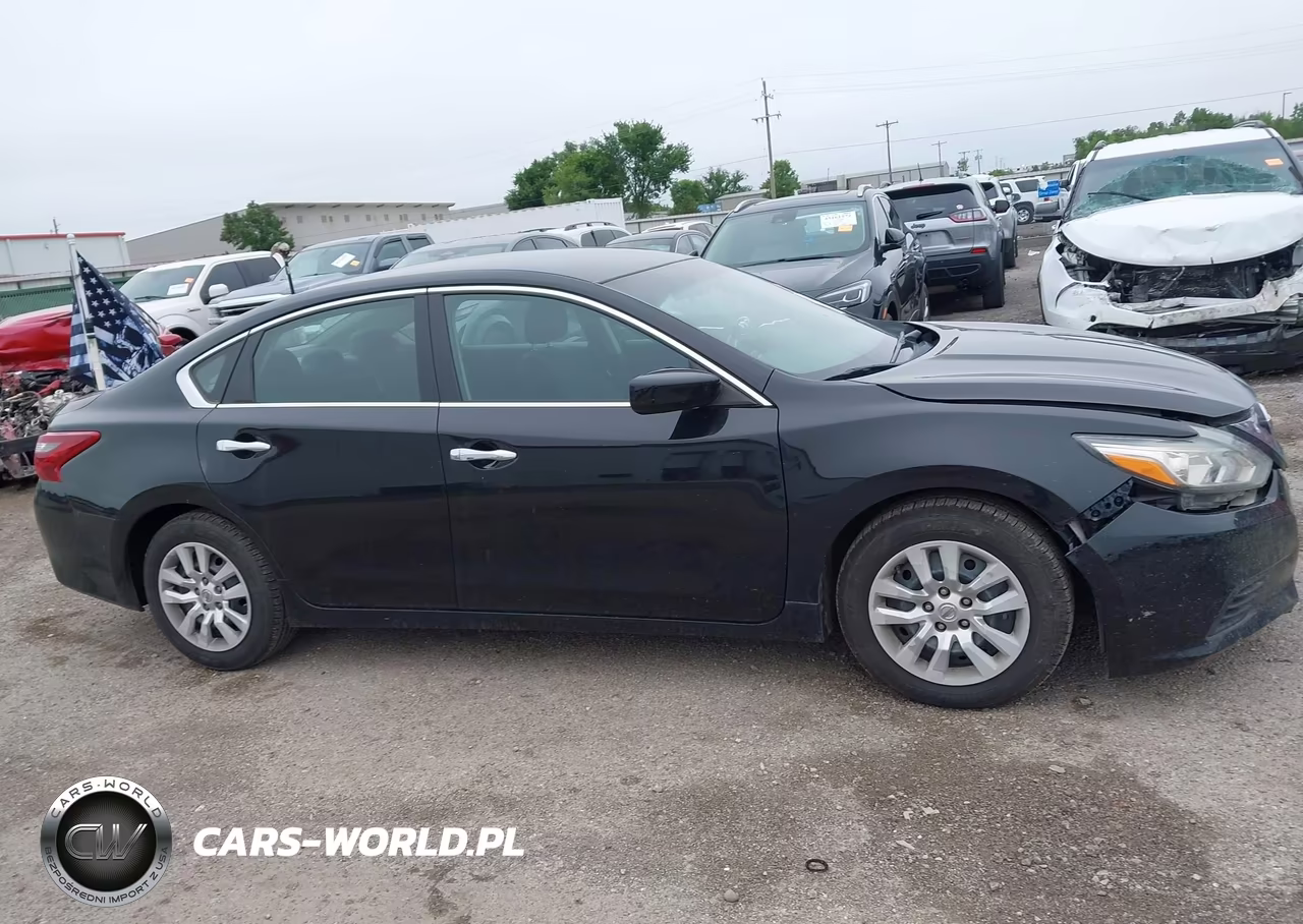 2018 Nissan Altima 2.5 S VIN:1N4AL3AP3JC250069 - 13