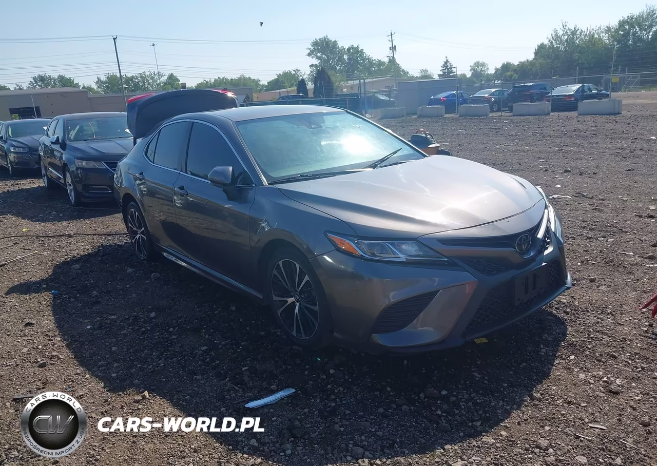 2020 Toyota Camry Se – zdjęcie 1 z 17
