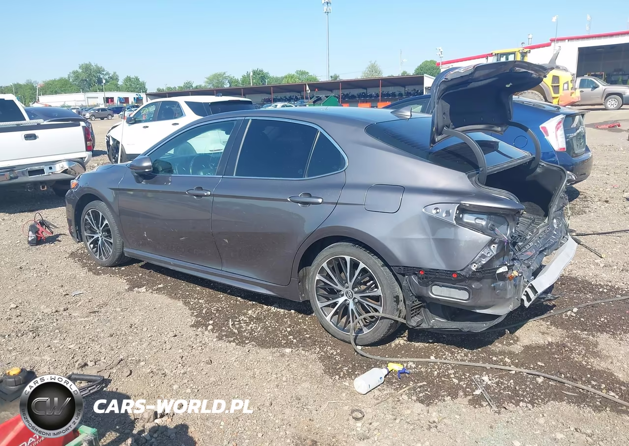 2020 Toyota Camry Se VIN:4T1G11AK3LU944174 - 3