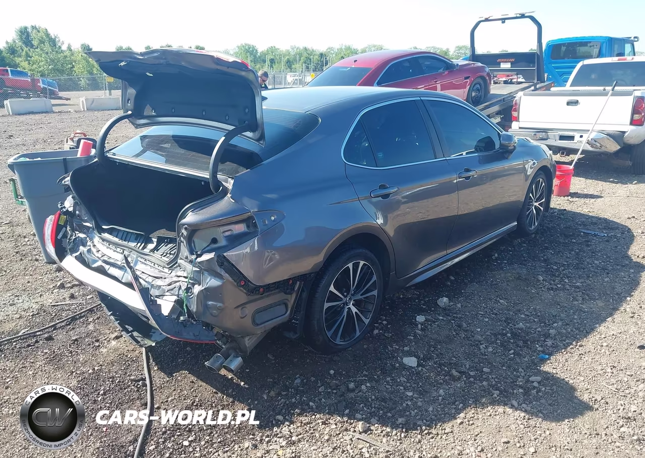 2020 Toyota Camry Se VIN:4T1G11AK3LU944174 - 4