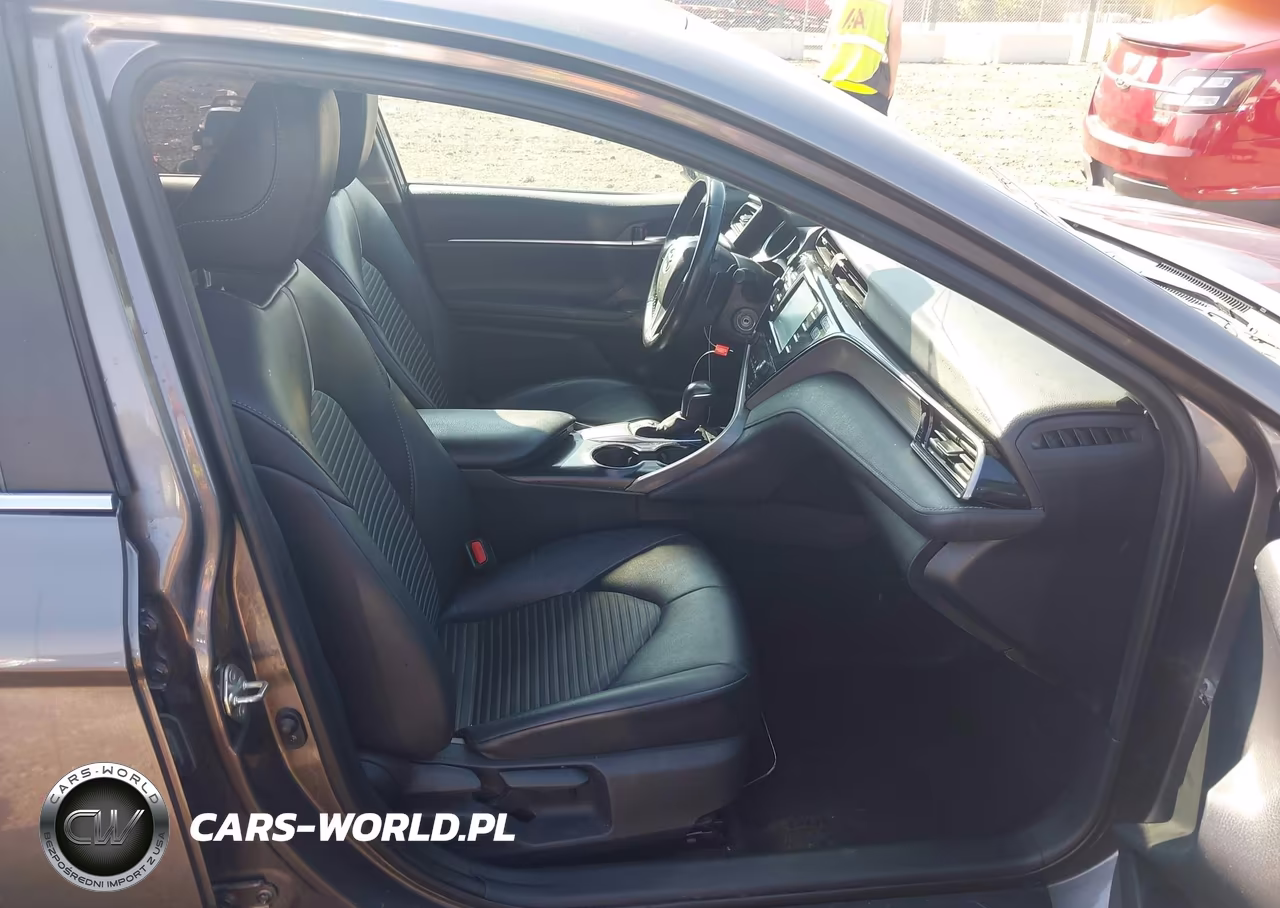 2020 Toyota Camry Se VIN:4T1G11AK3LU944174 - 5