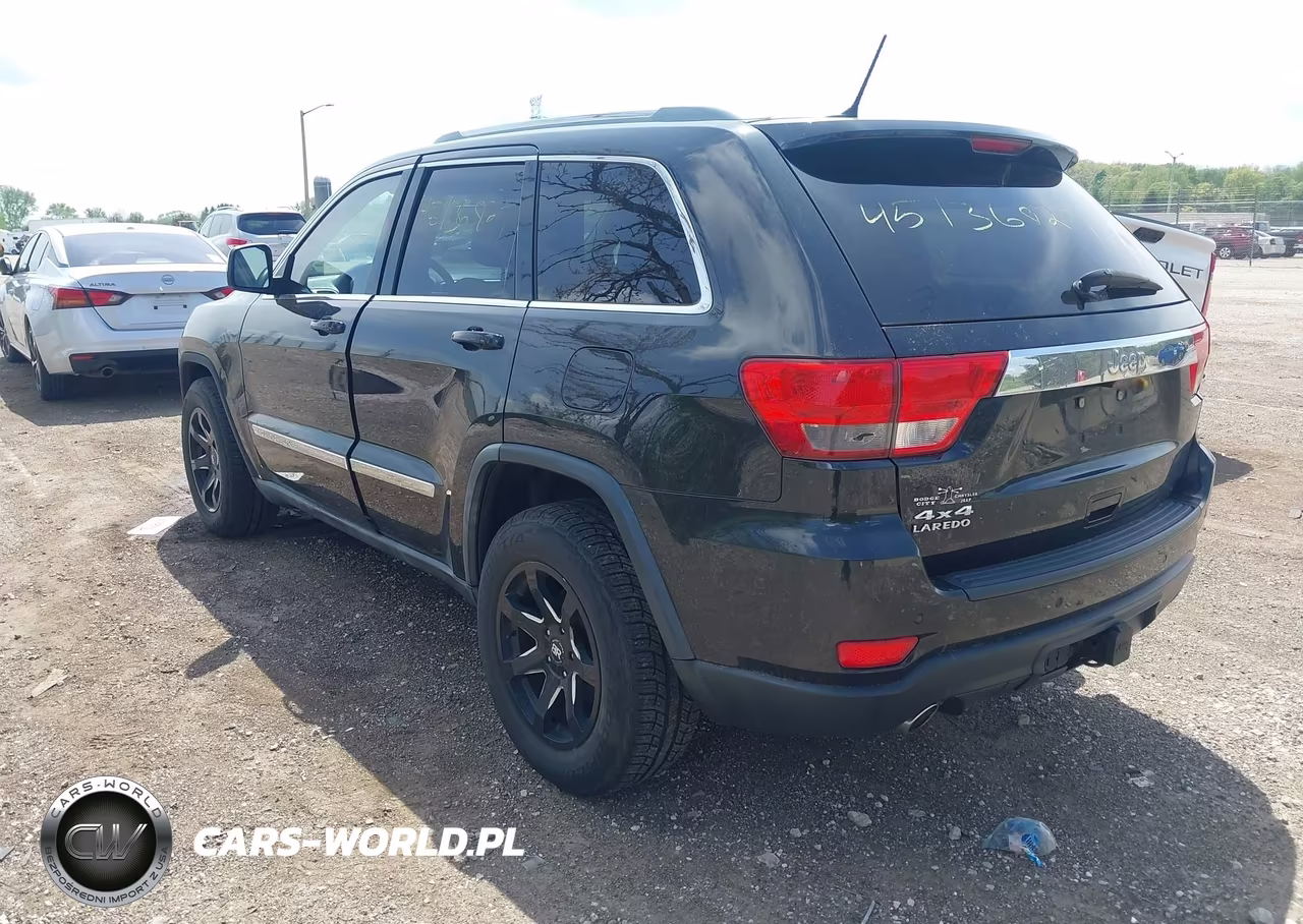 2012 Jeep Grand Cherokee Laredo VIN:1C4RJFAT7CC187160 - 3