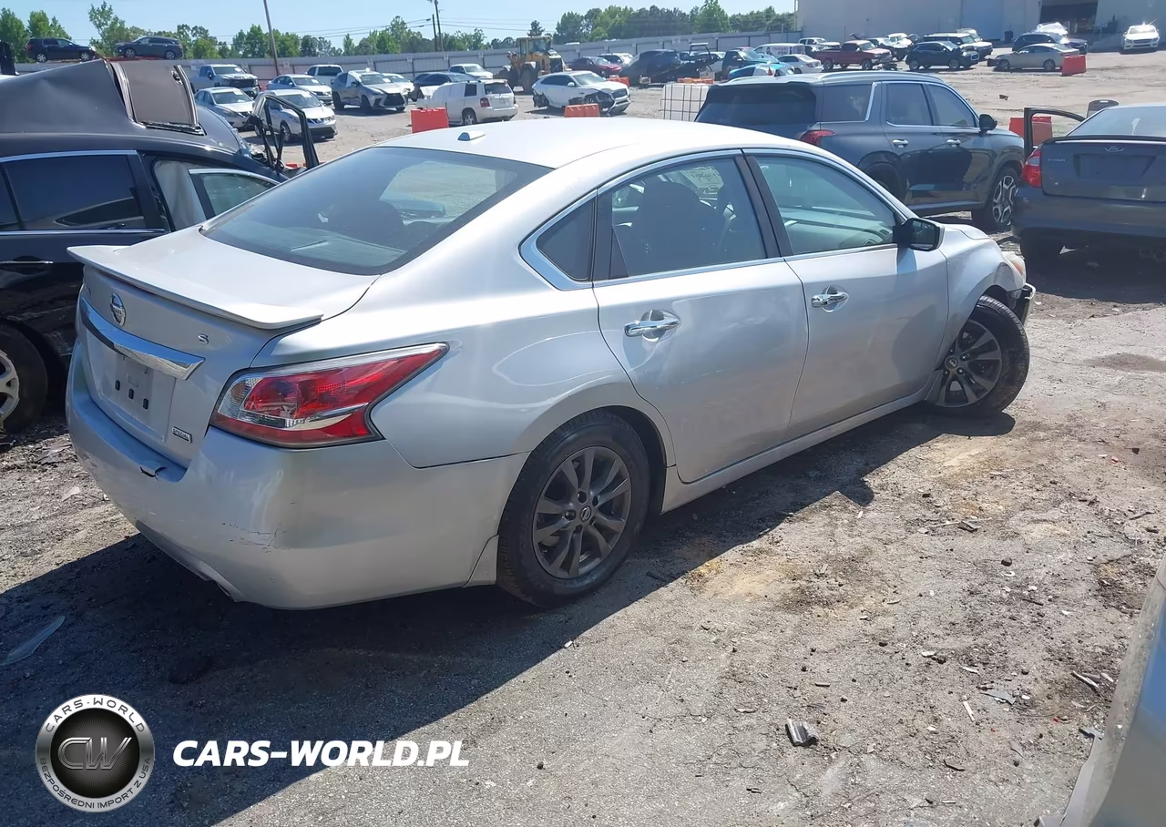 2015 Nissan Altima 2.5 S VIN:1N4AL3AP4FC591908 - 4