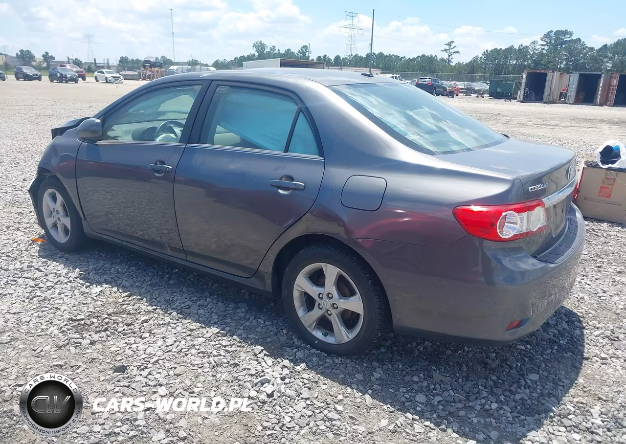 2013 Toyota Corolla Le VIN:5YFBU4EE6DP146617 - 3