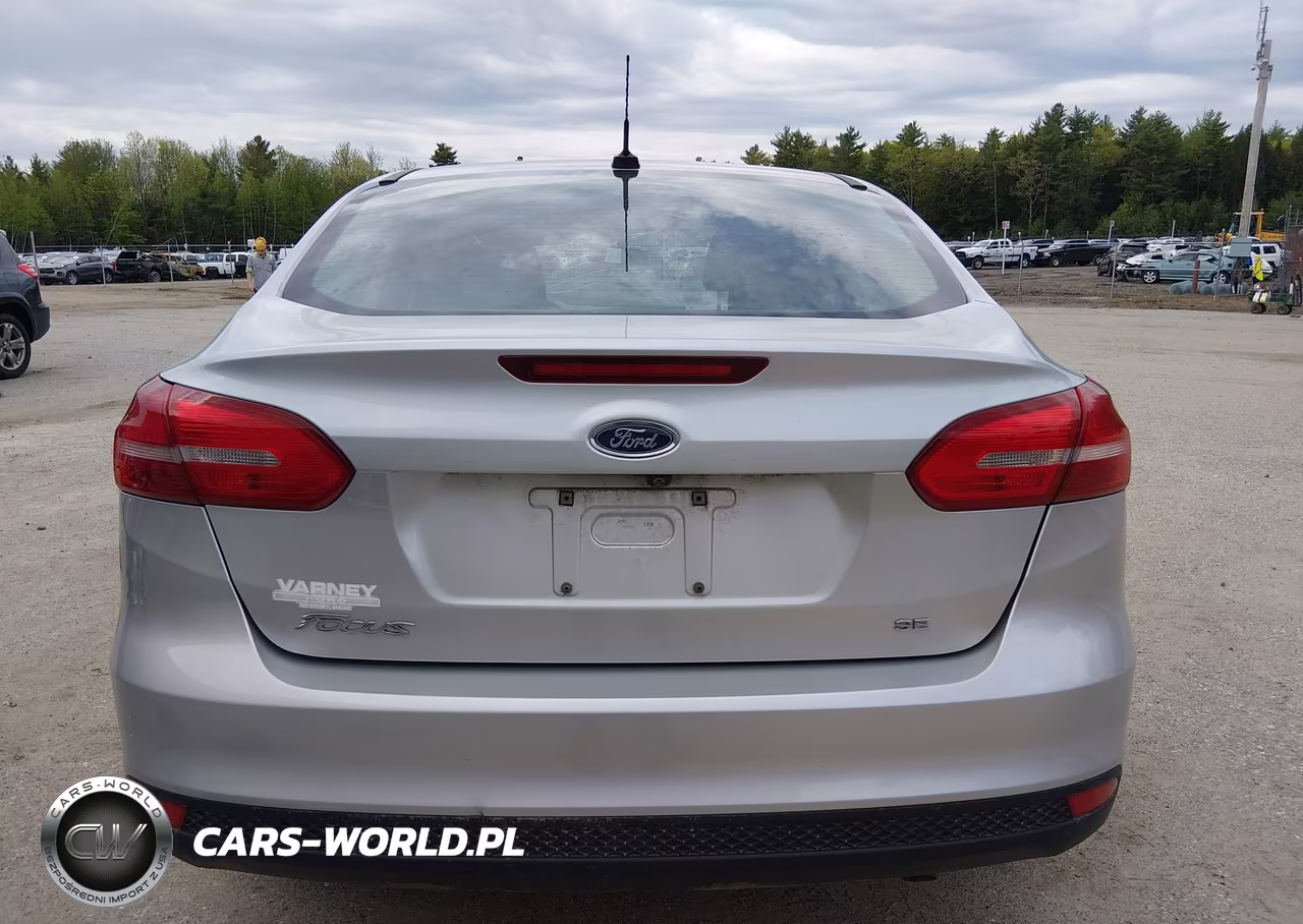 2017 Ford Focus Se VIN:1FADP3F2XHL330445 - 17