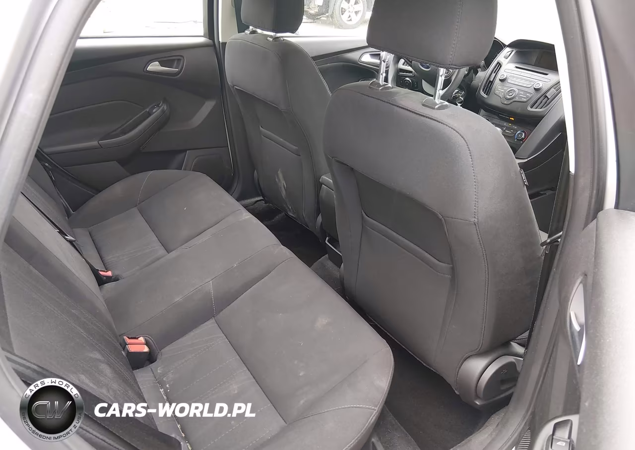 2017 Ford Focus Se VIN:1FADP3F2XHL330445 - 8