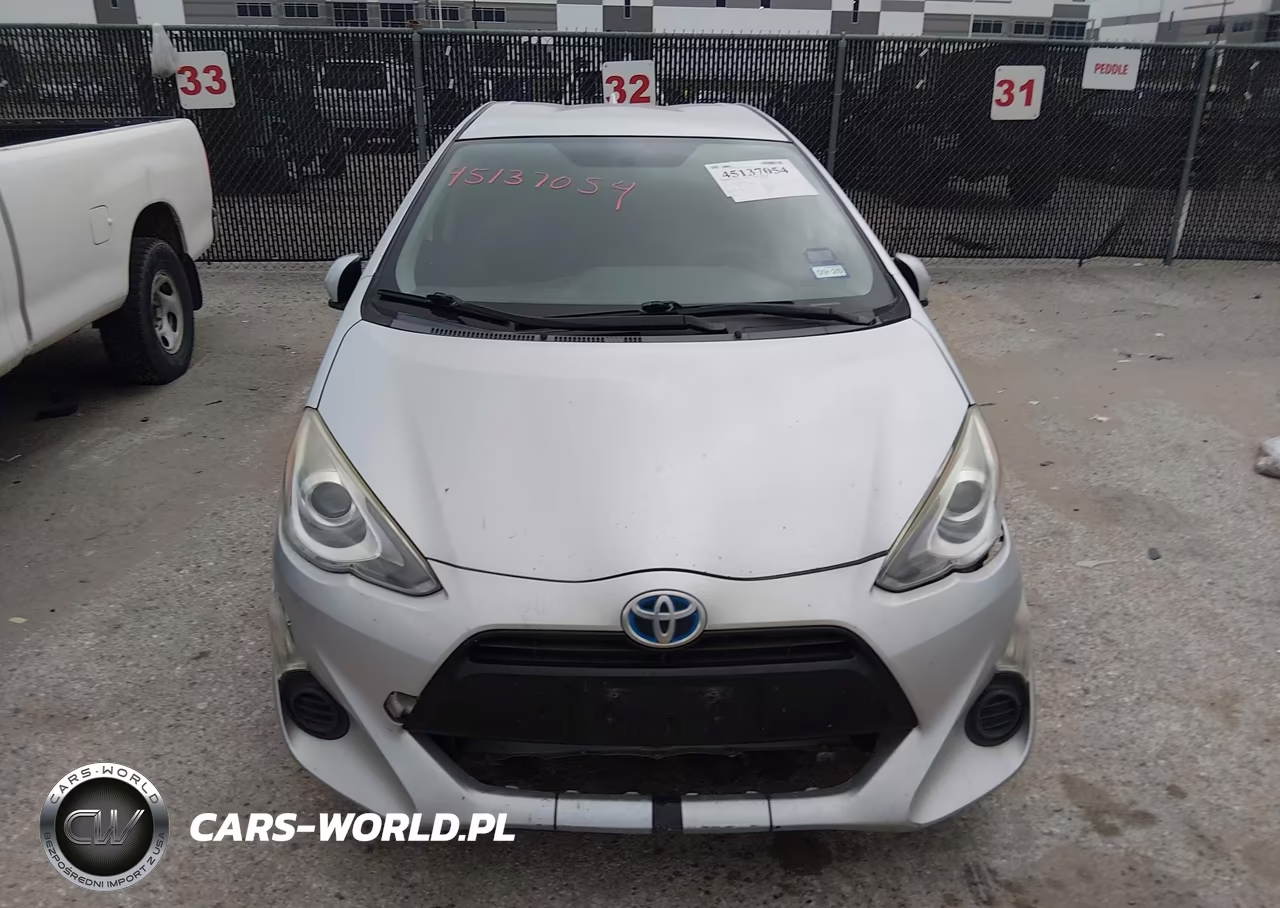 2015 Toyota Prius C Three VIN:JTDKDTB3XF1581080 - 12