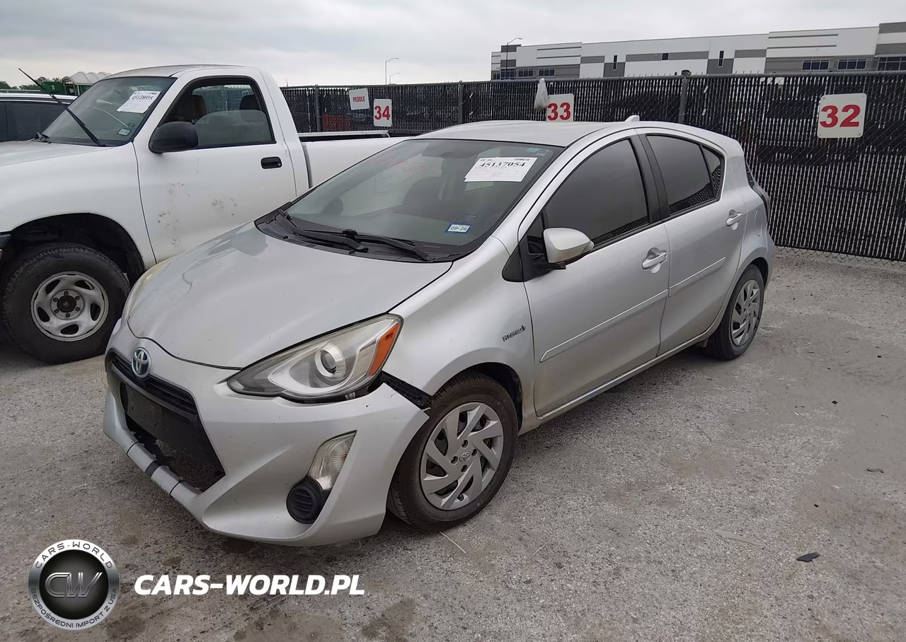 2015 Toyota Prius C Three VIN:JTDKDTB3XF1581080 - 2