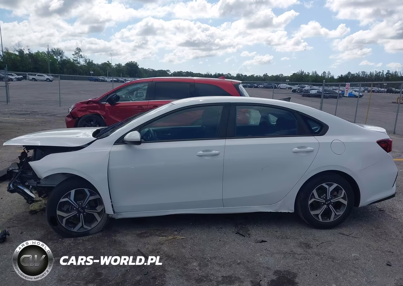 2020 Kia Forte Lxs VIN:3KPF24AD6LE164779 - 15