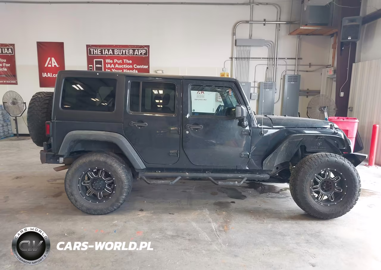 2016 Jeep Wrangler Unlimited Sport VIN:1C4BJWDG3GL220872 - 13