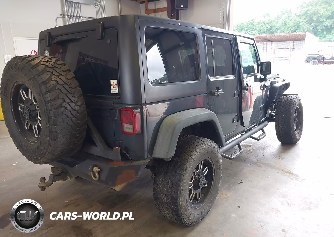 2016 Jeep Wrangler Unlimited Sport VIN:1C4BJWDG3GL220872 - 4