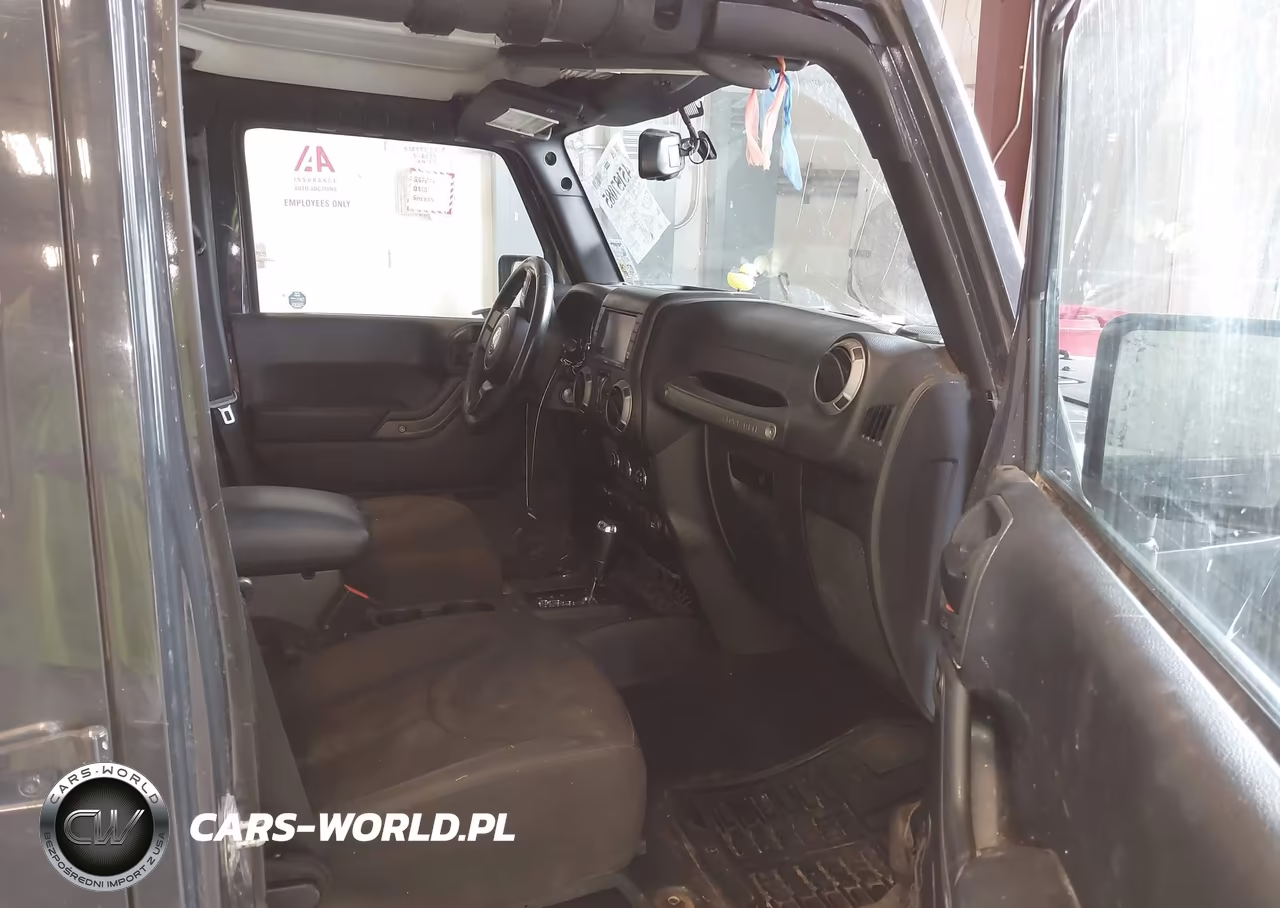2016 Jeep Wrangler Unlimited Sport VIN:1C4BJWDG3GL220872 - 5