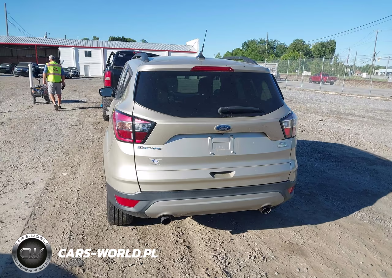 2018 Ford Escape Se VIN:1FMCU0GD3JUC73305 - 16