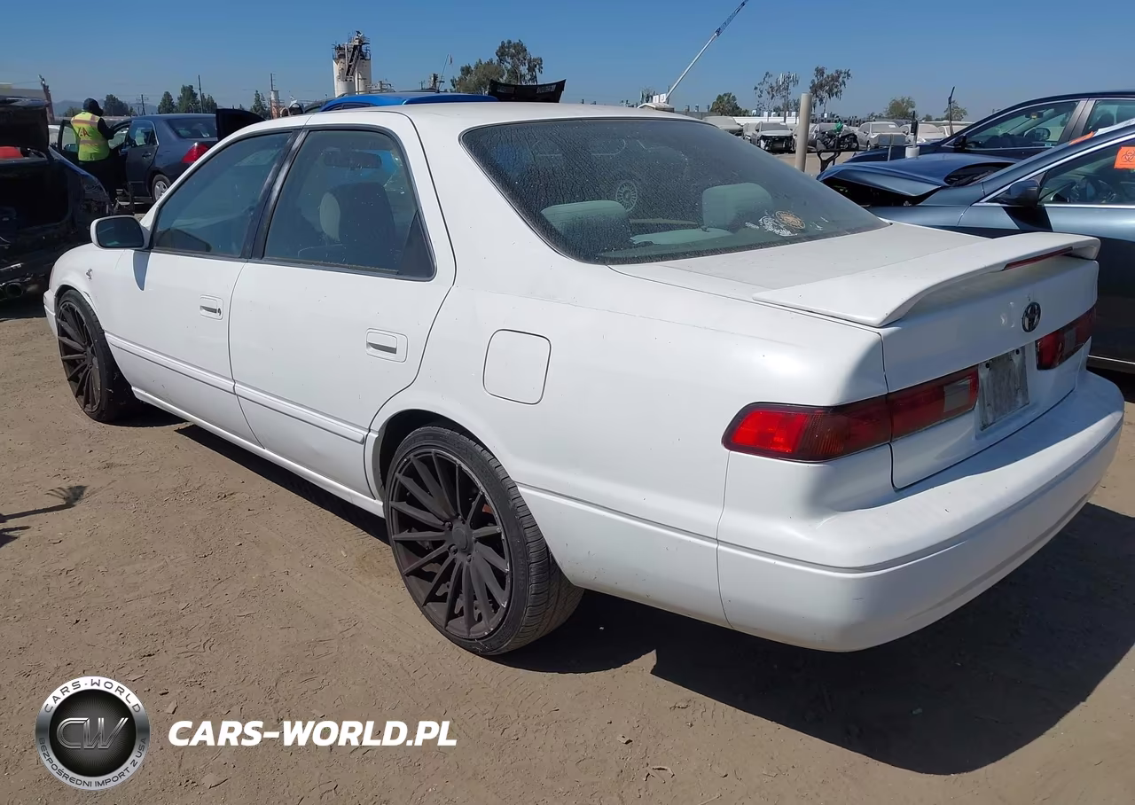 1997 Toyota Camry Le V6 VIN:JT2BF22K7V0037662 - 3