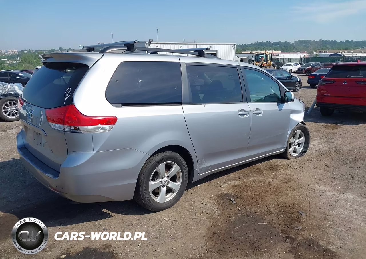 2012 TOYOTA SIENNA LE V6 8 PASSENGER VIN:5TDKK3DC7CS224439 - 4