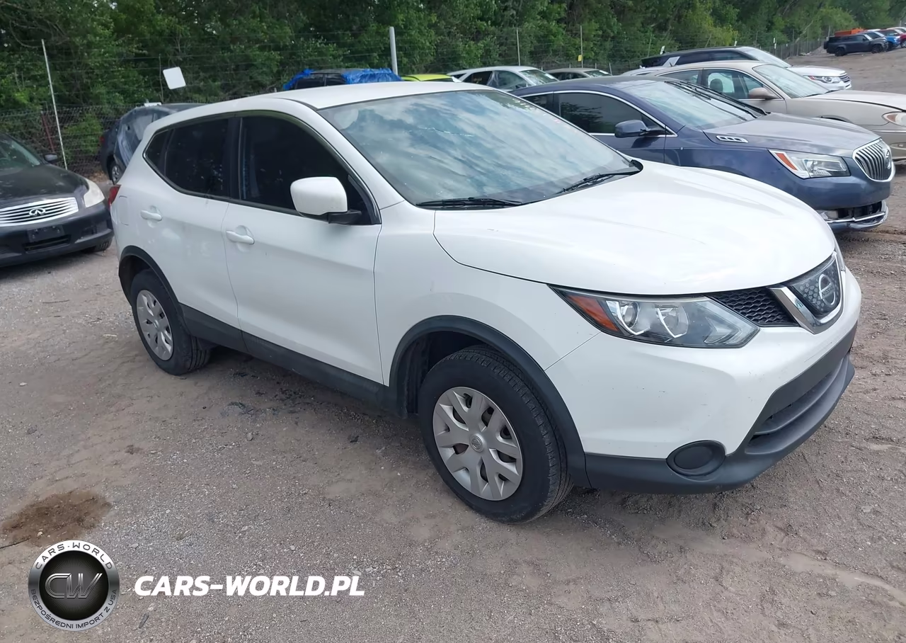 2018 Nissan Rogue Sport S – zdjęcie 1 z 16