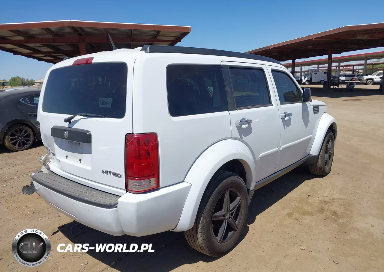 2011 Dodge Nitro Heat VIN:1D4PT4GKXBW537191 - 4