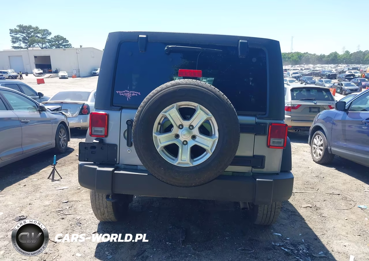 2015 Jeep Wrangler Unlimited Sport VIN:1C4BJWDG6FL761736 - 16