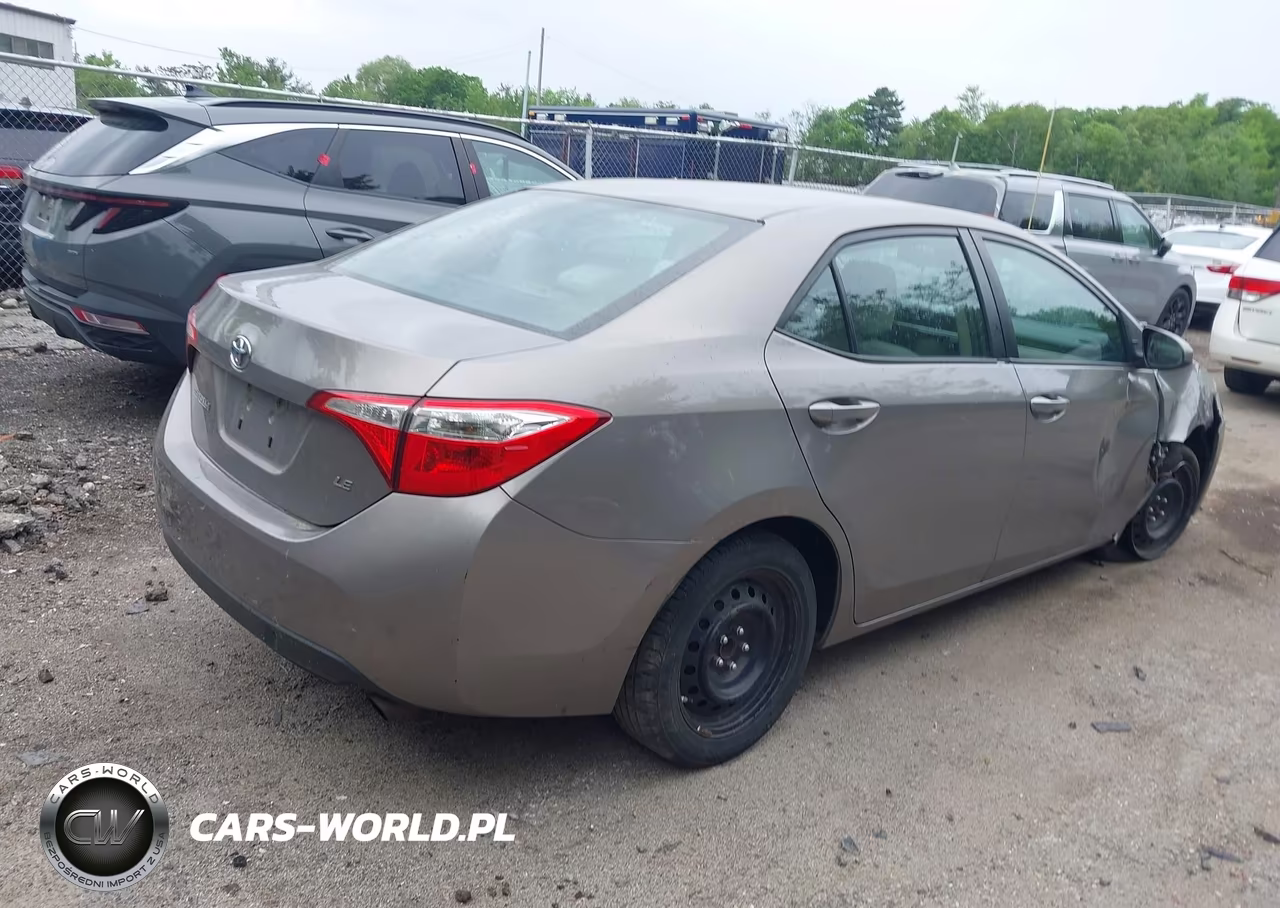 2015 Toyota Corolla Le VIN:2T1BURHE3FC466313 - 4