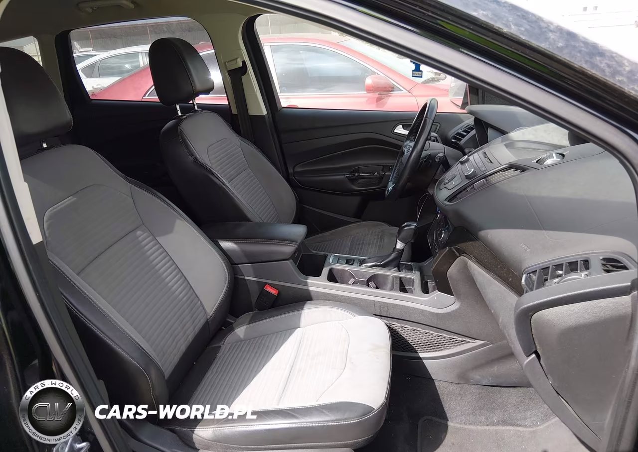 2017 Ford Escape Se VIN:1FMCU0GD0HUC88130 - 5