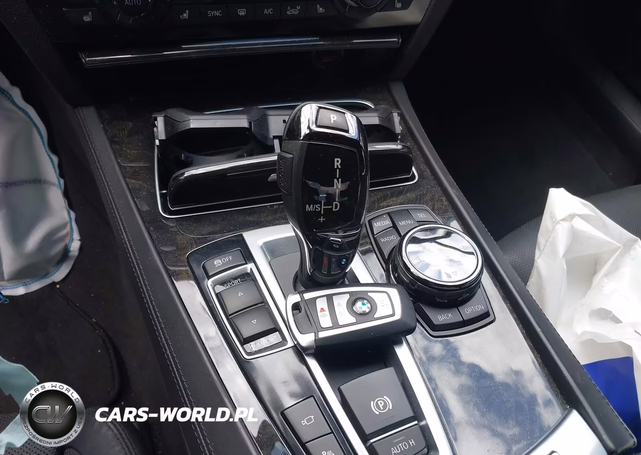 2015 BMW 750I VIN:WBAYA8C57FGK19704 - 11