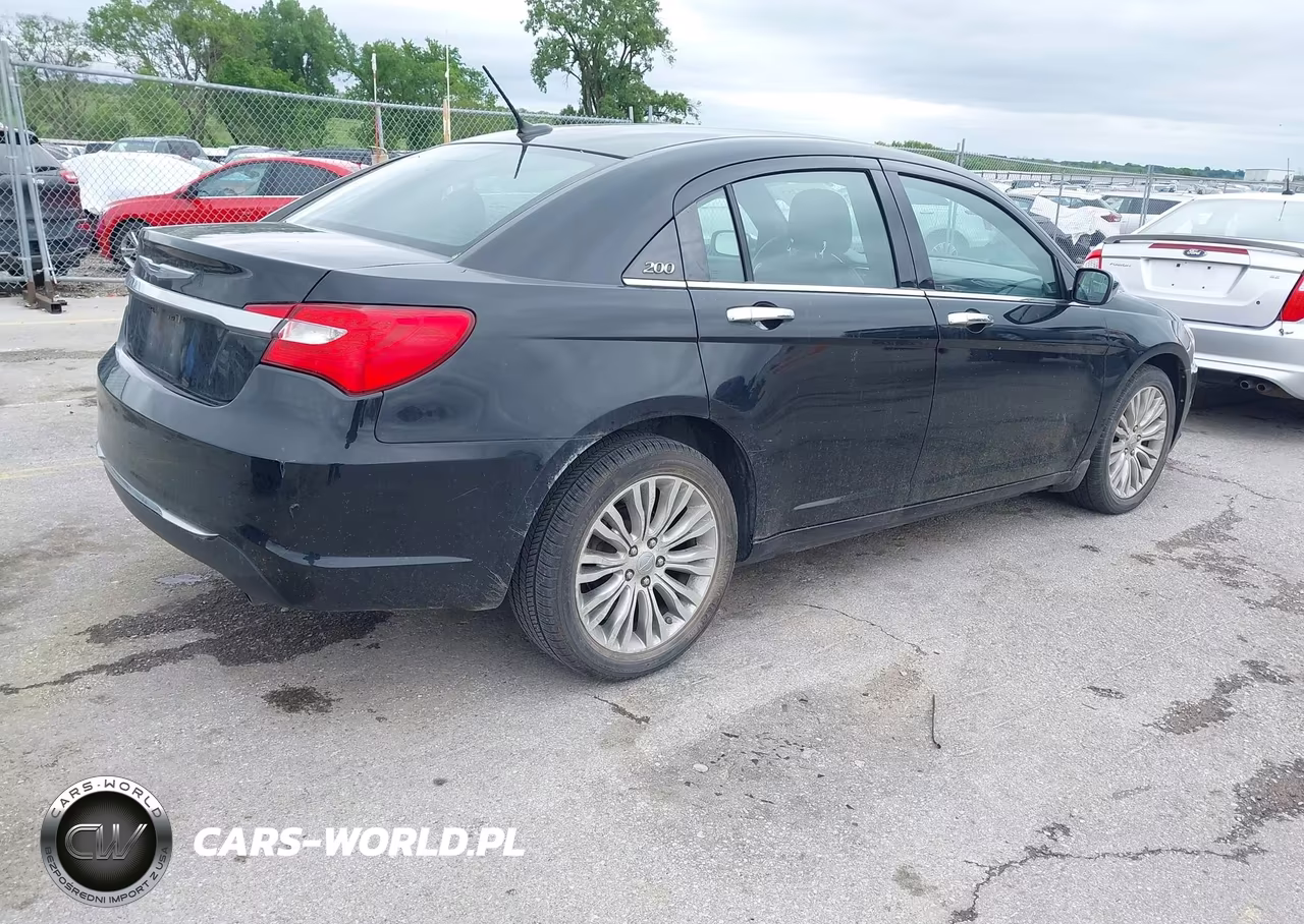 2012 Chrysler 200 Limited VIN:1C3CCBCG5CN303697 - 4