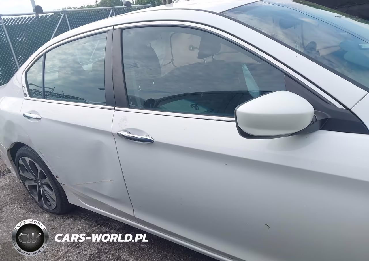 2015 Honda Accord Sport VIN:1HGCR2F57FA273541 - 13