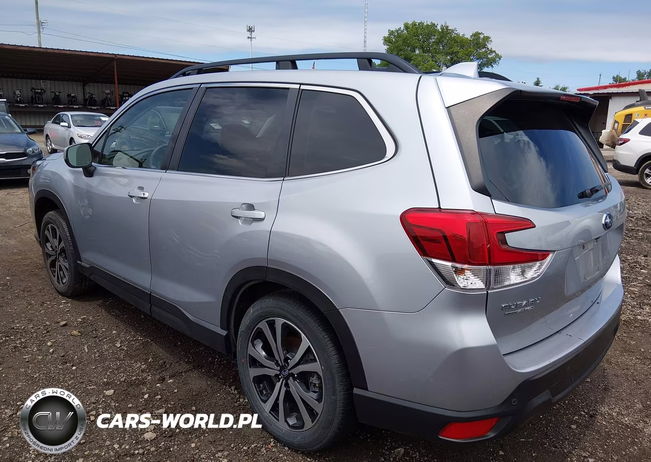 2023 Subaru Forester Limited VIN:JF2SKAPC9PH430082 - 3