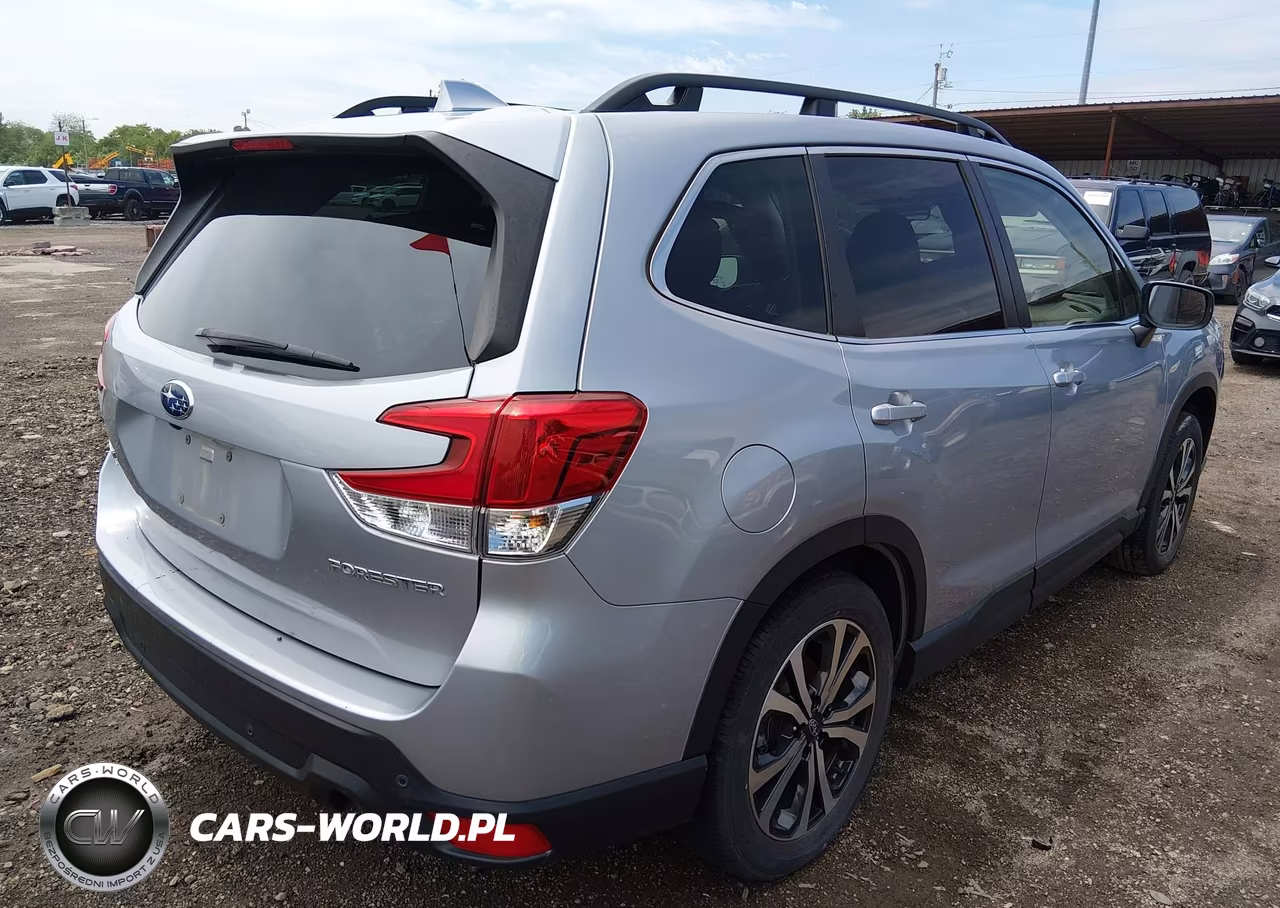 2023 Subaru Forester Limited VIN:JF2SKAPC9PH430082 - 4