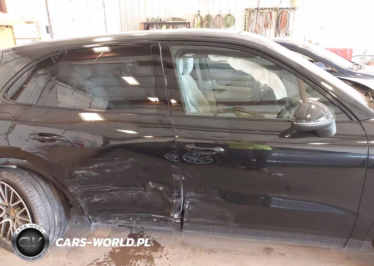 2023 Porsche Cayenne E-Hybrid Platinum Edition VIN:WP1AE2AY9PDA12784 - 13